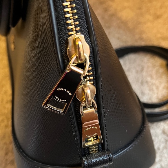Excellent Condition Coach Black Leather Dome Satchel Crossbody Bag - Picture 8 of 13